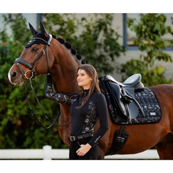 LeMieux Adour Dressurunderlag / Sort - Modelfoto Hest og rytter