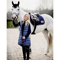 Cavallo Frida Lang Damevest /Mørk Blå - Modelfoto med hest