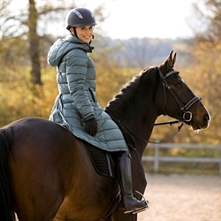 Covalliero Lang Quiltet Ridefrakke / Jade Green - Hest og rytter