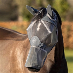 LeMieux Armour Shield Fluemaske med mule /Grå - Vist på hest
