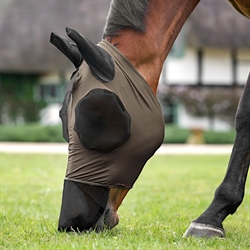 LeMieux Bug Relief Fluemaske med mule / Walnut beige på græssende hest