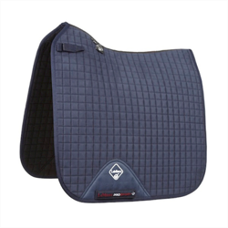 Dressurunderlag fra LeMieux - Suade Luxury - Navy blå