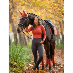 LeMieux Suede Dressurunderlag - Sienna-Orange - Modelfoto