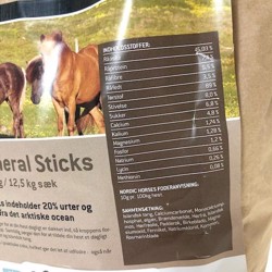 Nordic Mineral sticks 3 kg. - Vitamin-bolcher til hest - Etiket