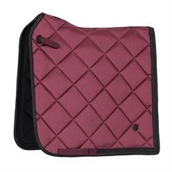 QHP Dressurunderlag ZAHRA / Wine Red - Satin med glitter kant