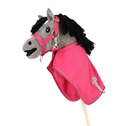 QHP Hobby Horse Ridedækken til Kæphest /Pink - Vist på kæphest med matchende grime