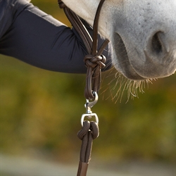 QHP Grimeskaft 3 m LIBERTA - Close up vist på hest