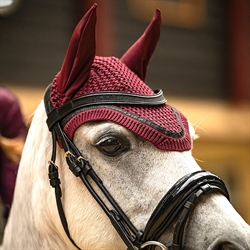 QHP Hut ZAHRA / Wine Red - Vist på hest
