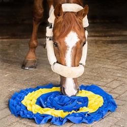 QHP Snuffle Mat - Goidbidsmåtte - Modelfoto