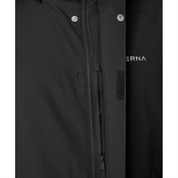 Stierna SKY Rain Coat /Sort – Vandtæt ridefrakke til mænd med hætte, 20.000 mm vandsøjletryk, refleksdetaljer og sadelbeskyttelse - Close up af inderlomme