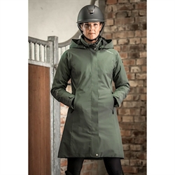 Stierna STELLA Vinterfrakke SHORT Coat /Ivy Green - Modelfoto front