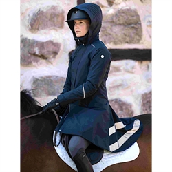 Stierna STELLA Vinterfrakke SHORT Coat /Navy - Modelfoto Rytter til hest