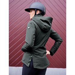 Stierna STELLA Vinterjakke /Ivy Green - Modelfoto af side slids