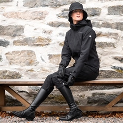 Stierna Storm Rain Hat /Sort - Vist på model med matchende tøj