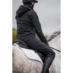 Stierna Storm Rain Overtræksbukser - SHORT Pants /Sort - Modelfoto af rytter