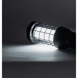 Woof Wear Tripod Lampe i Black/Grey – genopladelig LED-lampe med 360 graders lys, tripod-stativ og ophængskrog til stald og camping. - Vist liggende med lys i